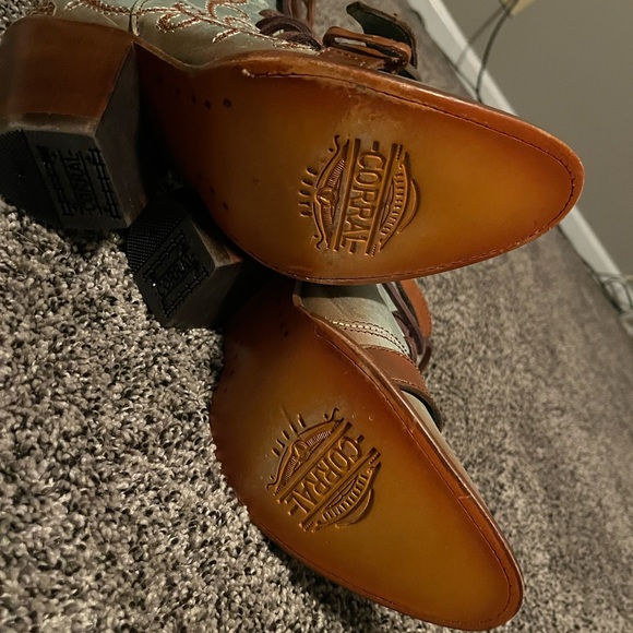 Corral boots - Picture 5 of 8